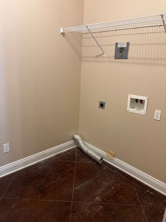 Foto del edificio - Charming 3-Bedroom, 2-Bathroom Duplex in Gulfport, MS