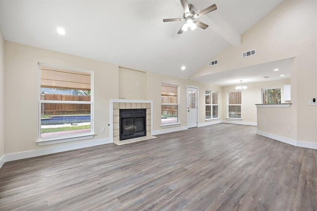 Building Photo - 507 Deercreek Ln