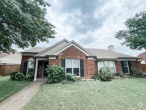 Building Photo - 2408 Country Hollow Ln