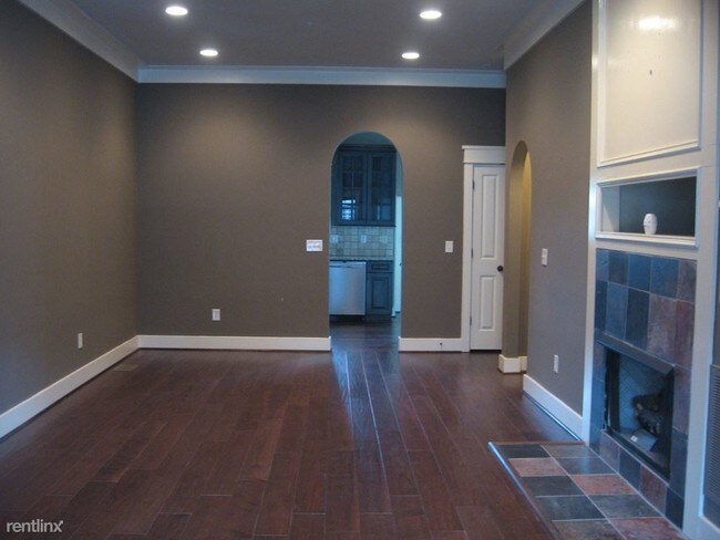 Foto del edificio - 3 br, 3.5 bath Townhome - 1338 Essex Manor...