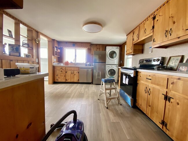 Building Photo - 61 Gore St