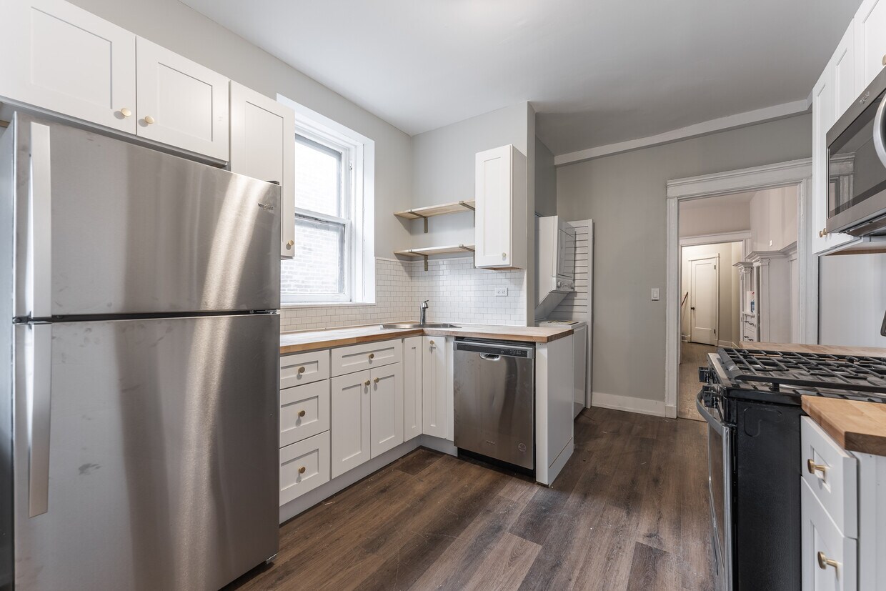 Foto principal - 4611 S Prairie Ave