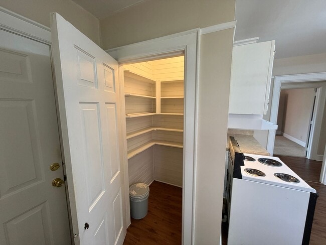 Building Photo - 2 Bedroom Apartment - Statesville Downtown