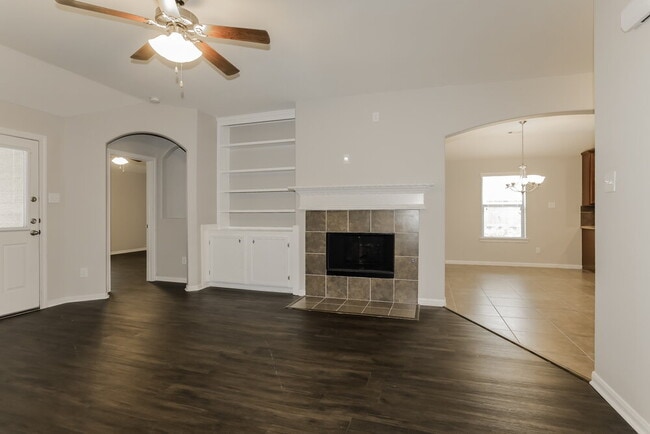 Building Photo - 961 Doire Dr