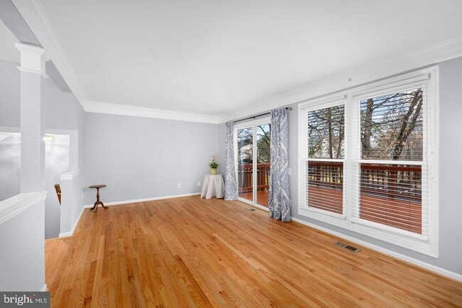 Building Photo - 43861 Laburnum Square