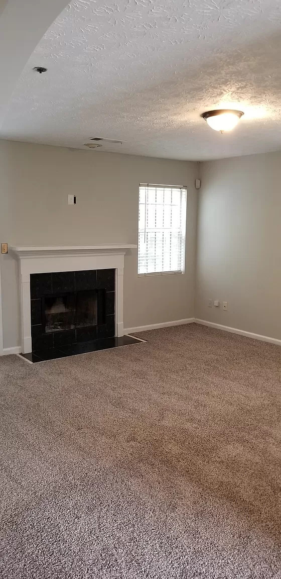 Building Photo - Spacious 3BR Townhome, Total Electric