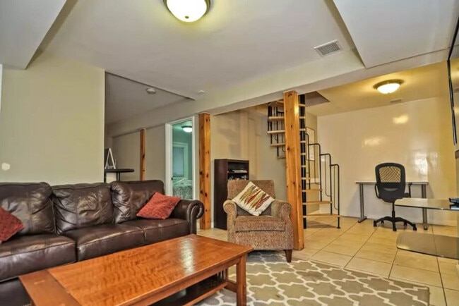 Building Photo - 155 Porter St