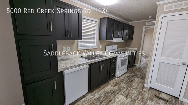 Foto del edificio - 5000 Red Creek Springs Rd