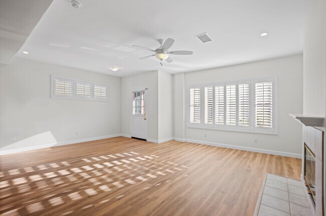 Building Photo - 428 E Bay Ave