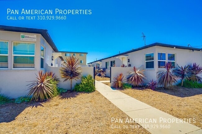 Building Photo - 11314 1/2 S Truro Ave-