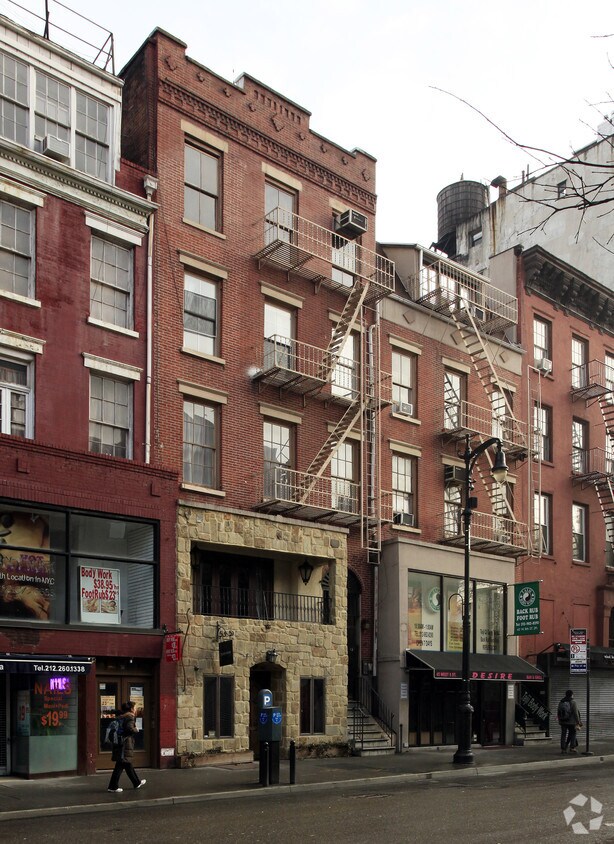 Foto principal - 45-47 W Eighth St