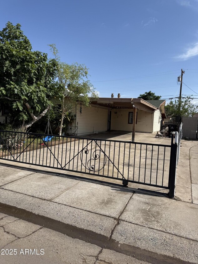 Foto principal - 5131 W Earll Dr