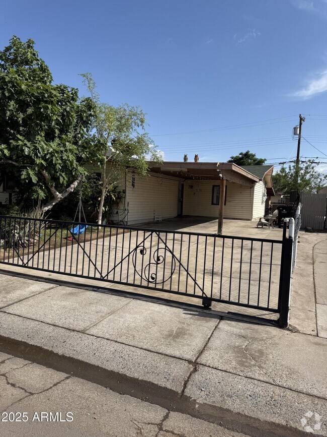Building Photo - 5131 W Earll Dr