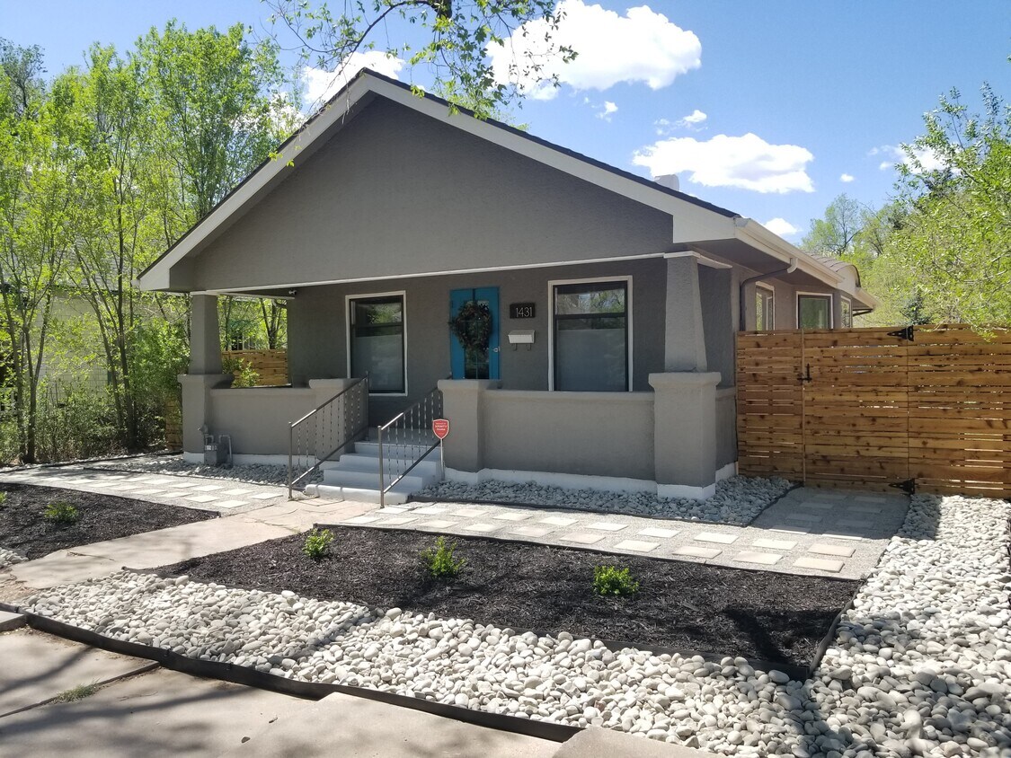 Primary Photo - 1431 W Cucharras St