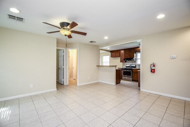 Building Photo - 6430 Saxet St