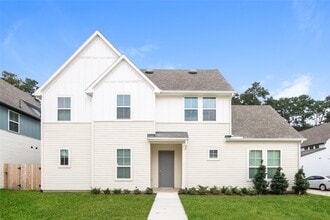 Building Photo - 9835 Willow Creek Commerce Dr