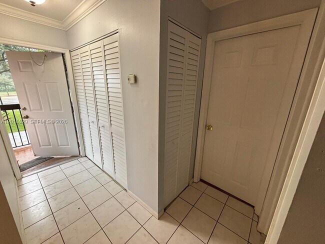 Foto del edificio - 10329 NW 11th St