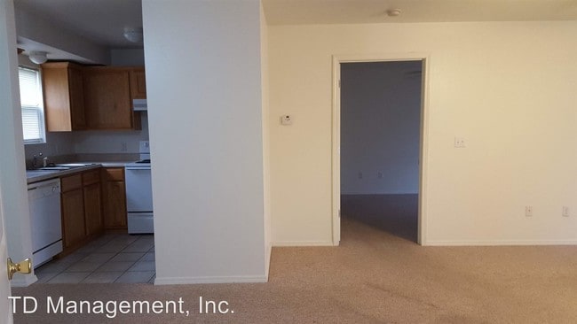 Building Photo - 266 Tunnel Dr