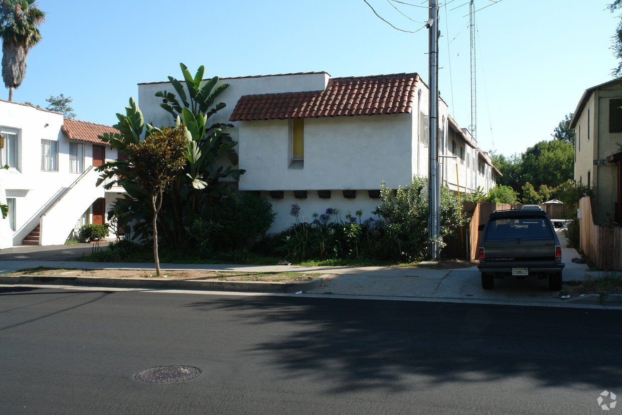 Building Photo - 1917 Castillo St