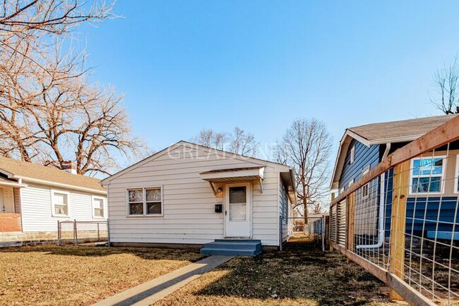 Building Photo - 711 S Keystone Ave