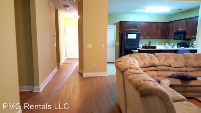Building Photo - 2 br, 2 bath House - 1119 Golf Club Rd