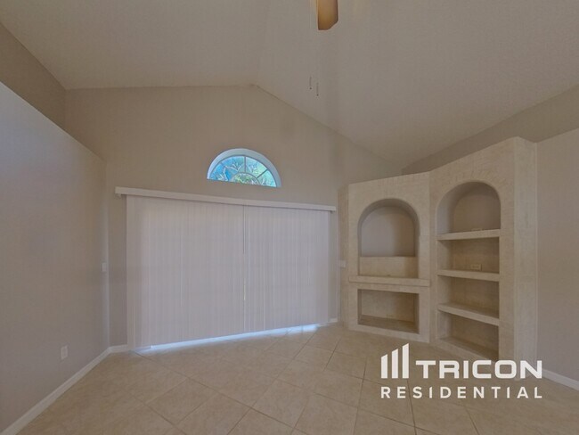 Foto del edificio - 2223 Black Hawk St
