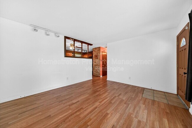 Foto del edificio - 1459 Redman Blvd
