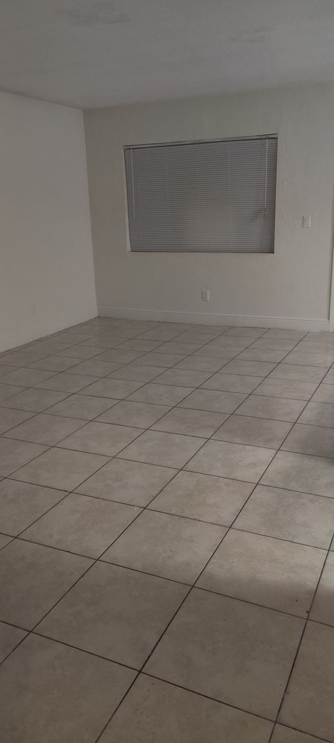 Foto del edificio - Ground floor 2 bedroom condo