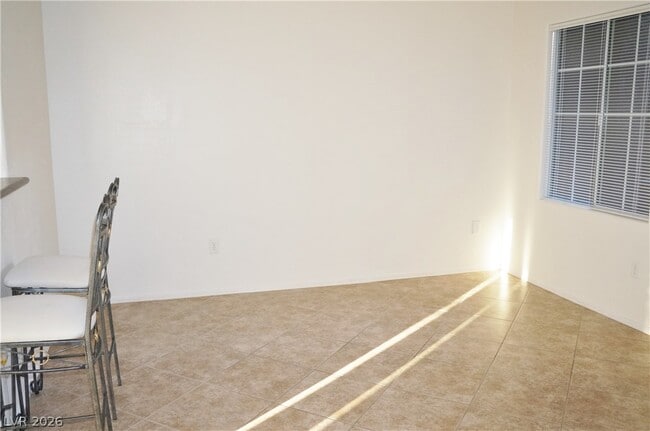 Foto del edificio - 6868 Sky Pointe Dr