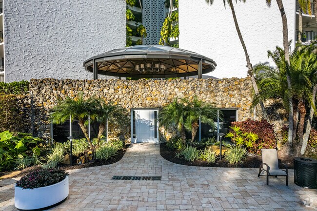 Entrance - Horizon House