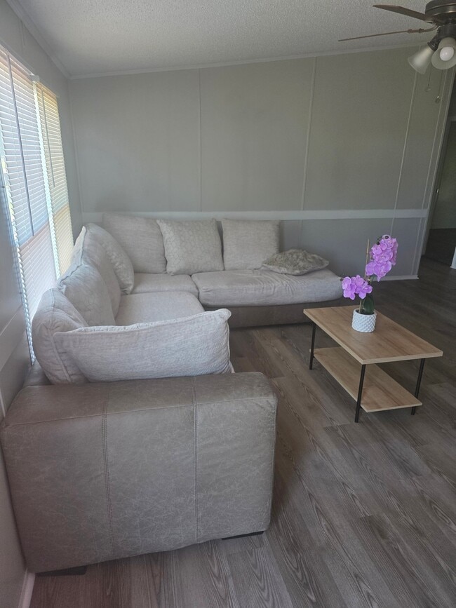 Building Photo - 1311 Knotty Elm Loop