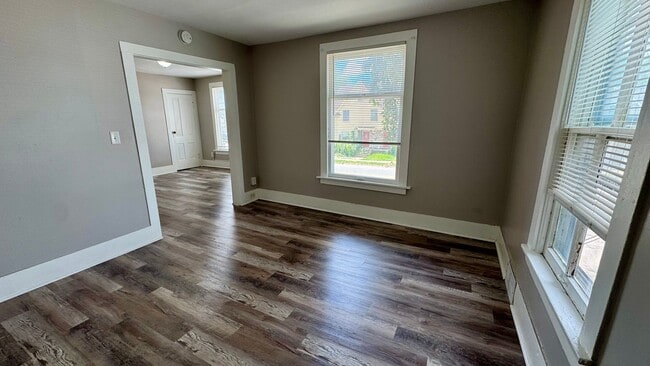 Foto del edificio - 1242 Alpine Ave NW