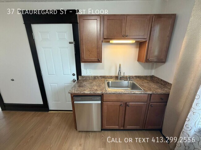 Building Photo - 37 Beauregard St