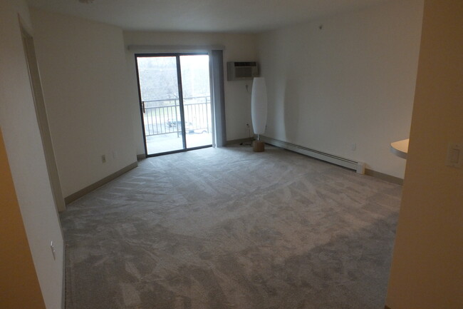 living room - 100 E Main St