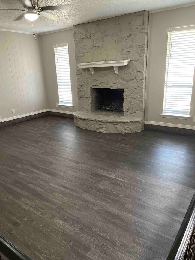 Photo - 114 Shadybrook Dr House