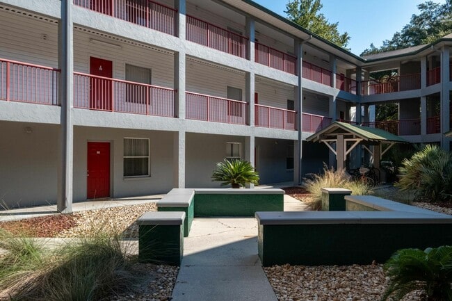 Building Photo - The Landings