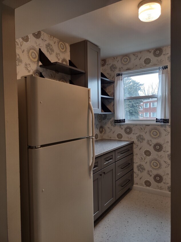 Kitchen - 3839 Hamilton St
