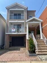 Building Photo - 144 Port Ave