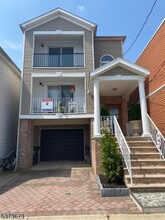 Building Photo - 144 Port Ave