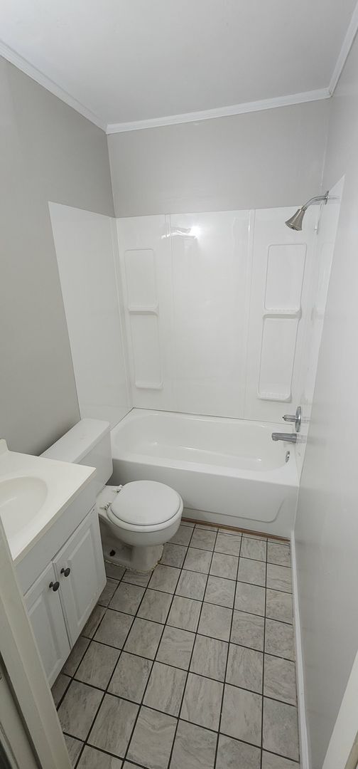 Building Photo - Charming home in Lucy