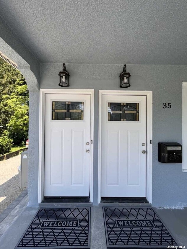 Primary Photo - 35 Herbert Ave