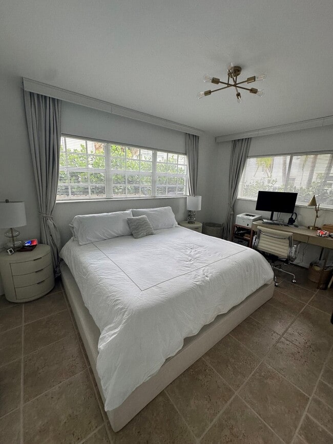 Foto del edificio - 234 Oleander Ave