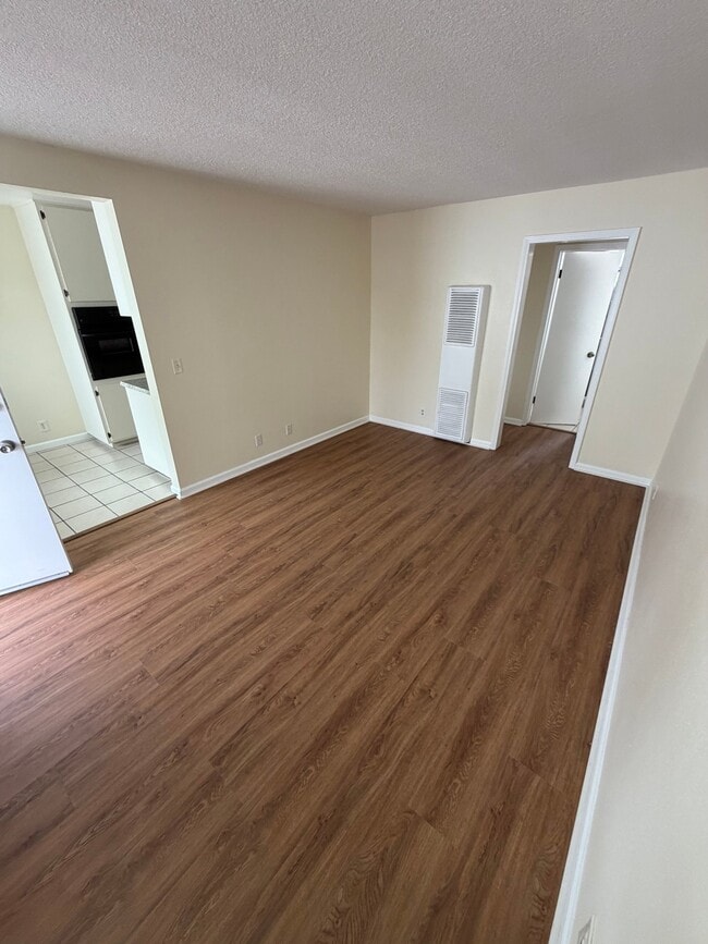 Photo - 7737 Bright Ave Apartment