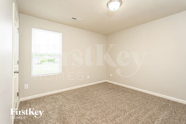 Building Photo - 108 Bedrock Ct