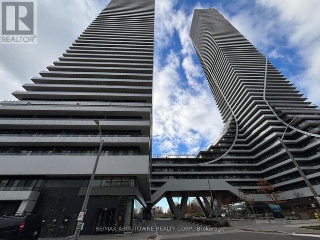 Building Photo - 20 Shore Breeze Dr