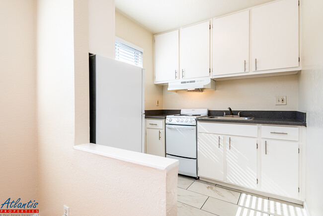 Building Photo - 5522 Camden Ave