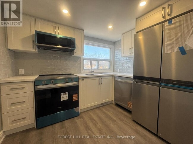 Building Photo - 32 Earlscourt Ave