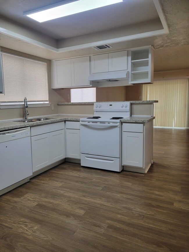 Foto del edificio - 9915 Towne Brook Ln