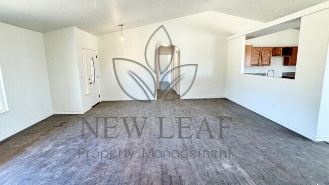 Foto del edificio - 4290 Smoke Tree Rd