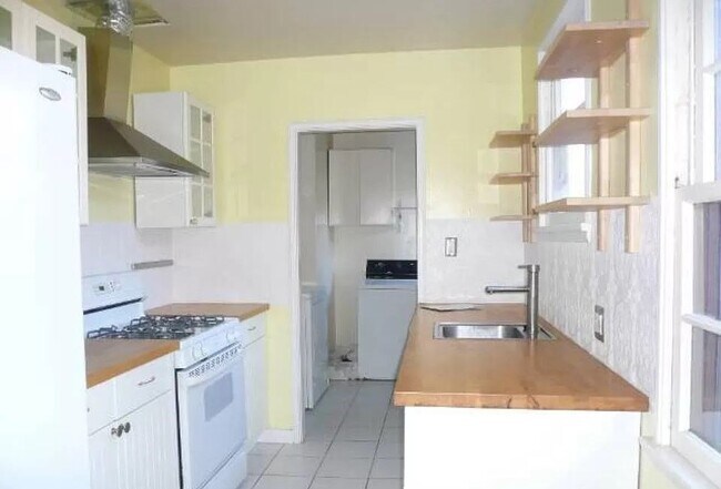 Foto del edificio - 2704 Pacific Ave